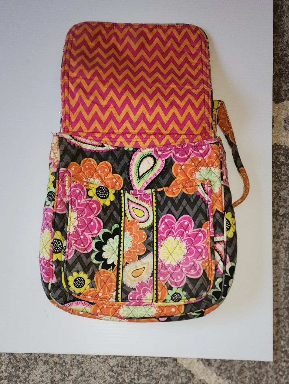 Vera Bradley Ziggy Zinnia Quilted Floral Patchwork Crossbody.